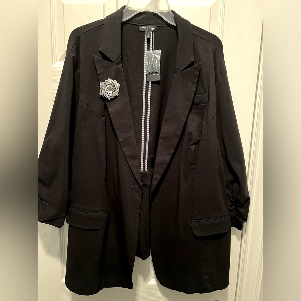 Women’s Torrid Black RNS Blazer, Size 4